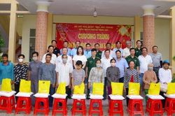 Ấm áp 'Xuân Biên phòng ấm lòng dân bản' ở biên giới biển Sóc Trăng