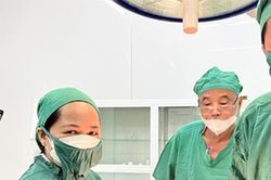 Loại bỏ khối u nặng gần 4,5 kg cho người phụ nữ 36 tuổi