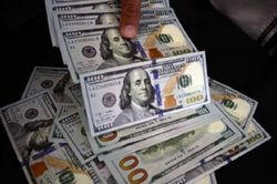 Tỷ giá USD hôm nay 31/12: Đồng đô la ảm đạm phiên cuối năm