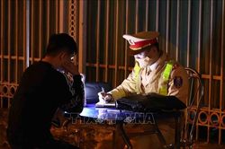 Cảnh sát giao thông xử phạt nhiều 'ma men' trong ngày đầu năm