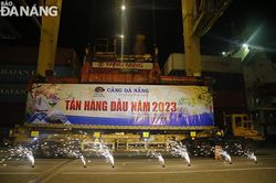 Cảng Đà Nẵng đón tấn hàng đầu năm mới 2023