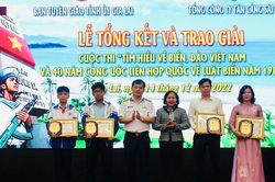Nhân lên tình yêu biển đảo