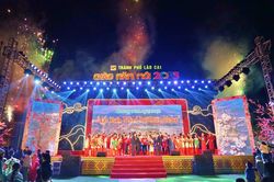 Thành phố Lào Cai tổ chức chương trình nghệ thuật Chào năm mới 2023 'Sắc Xuân thành phố biên cương'