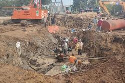 Vẫn chưa giải cứu được bé trai lọt xuống trụ bê tông mố cầu sâu 35m