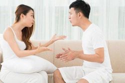 Chồng mỗi lần giận dỗi ghen tuông là đòi… ly hôn, vợ gạt nước mắt tìm cách 'trị' chồng