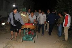 Đồng Tháp: Xuyên đêm nỗ lực giải cứu bé trai khỏi trụ bê-tông