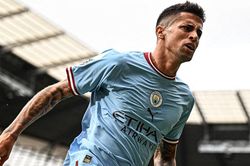 Man City mua sắm gì trong tháng Giêng?