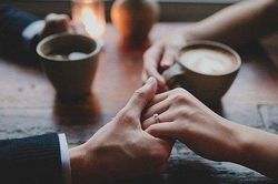 Cứ ngỡ gặp được người bạn trai hoàn hảo, cô gái chết điếng khi biết sự thật
