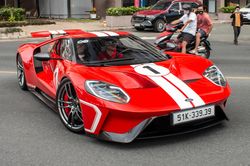 Nguyễn Quốc Cường và Minh Nhựa trải nghiệm Ford GT phiên bản giới hạn
