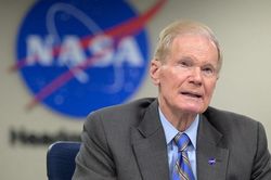Quan chức NASA cảnh báo về cuộc đua vũ trụ với Trung Quốc
