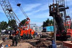 Vụ cháu bé rơi xuống trụ bê tông 35m, dự kiến chiều nay nhổ cọc nhồi