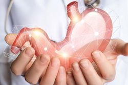 Phẫu thuật nội soi cứu sống cụ bà 91 tuổi bị ung thư dạ dày