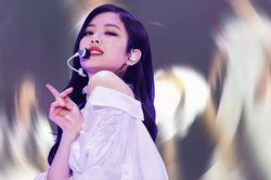 Jennie tiếp tục bị chỉ trích vì hành động nhạy cảm với vũ công nam: 'Không hiểu sao fan bênh được?'