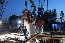 Toàn cảnh vụ giải cứu cháu bé rơi vào ống bê tông sâu 35m