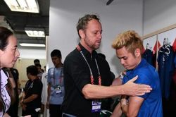 'Vua cùi chỏ' Theerathon của tuyển Thái Lan bị chỉ trích vì phát biểu kiêu ngạo
