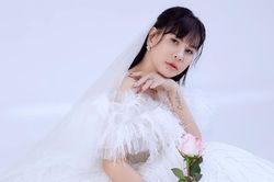 Được fan hỏi chuyện mất lòng tin trong tình yêu, Cát Phượng đưa lời khuyên cực thấm