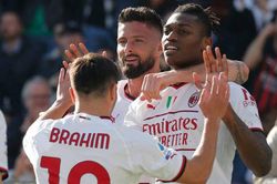 Cuộc đua vô địch Serie A: Cuối cùng Napoli cũng thua