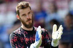 Chuyển nhượng ngày 5/1: De Gea giảm lương để ở lại MU