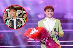 Hồ Văn Cường nở nụ cười rạng rỡ, tự tin tham dự tiệc tất niên của Fanclub