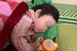 Vụ bé gái 3 tuổi rơi xuống cống thoát nước: Người mẹ kể lại phút giải cứu căng thẳng