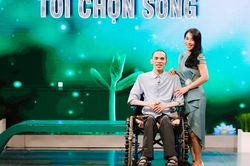 Chàng trai khuyết tật viết sách truyền cảm hứng