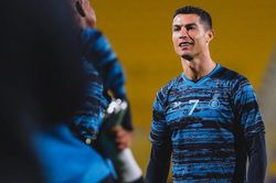 Vẫn chưa rõ khi nào Ronaldo ra mắt Al-Nassr, phải chờ đồng đội... ra đi