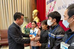 Mang Tết ấm đến với bệnh nhân có hoàn cảnh khó khăn