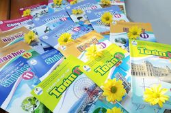 50 đầu sách giáo khoa mới của lớp 11 được phê duyệt