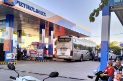 Bến cóc 'mọc' ở cây xăng