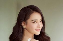 Nhã Phương xinh hơn với gu thời trang sang trọng