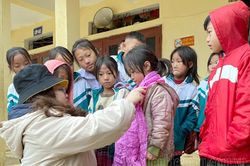 Gần 120 triệu đồng tặng quà tết học sinh vùng cao
