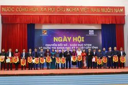 Sôi nổi Ngày hội 'Chuyển đổi số - Giáo dục STEM' và Cuộc thi khoa học kỹ thuật cấp tỉnh năm học 2022 - 2023