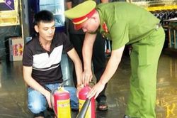 Chính trị - Xã hội Pháp luật - Cuộc sống Phát hiện 7 cơ sở karaoke, bar không đảm bảo an toàn phòng cháy chữa cháy