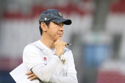 HLV Shin Tae-yong: Tôi định bắt tay nhưng ông Park quay đi