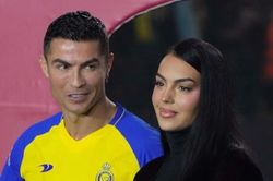 Bạn gái Ronaldo gia nhập dàn WAGs quyến rũ của Al Nassr
