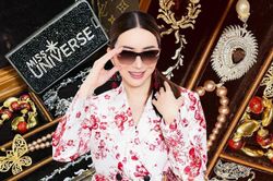 'Choáng' với số trang sức bà Anne Jakrajutatip mang sang Mỹ: Tính 'chặt đẹp' tân Hoa hậu hay sao?