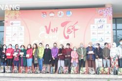 Hội Doanh nhân trẻ trao 600 suất quà Tết cho người dân hoàn cảnh khó khăn
