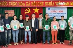 Vietcombank mang Tết ấm đến với người nghèo