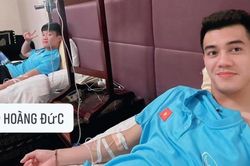 Hoàng Đức, Tiến Linh phải truyền dịch khi về nước