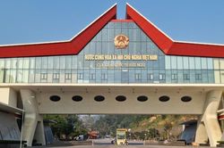 Hôm nay (8/1), chính thức khôi phục toàn diện hoạt động xuất nhập khẩu, xuất nhập cảnh qua Cửa khẩu quốc tế Hữu Nghị Lạng Sơn