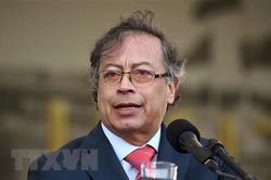 Tổng thống Colombia thăm Venezuela vài ngày sau khi mở cửa biên giới