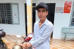 Bắt nóng đối tượng xông vào nhà cướp dây chuyền vàng của cụ bà 92 tuổi
