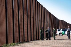 Tổng thống Biden lần đầu tới biên giới Mỹ - Mexico