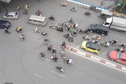 Ngày đầu tổ chức lại giao thông: Ngã Tư Sở giảm ùn tắc rõ rệt