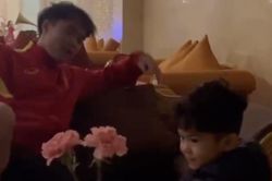 Văn Toàn chơi đuổi bắt cùng con trai Hùng Dũng, cũng muốn có em bé của riêng mình