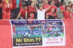 CĐV Việt Nam mỉa mai HLV Indonesia trước trận đại chiến trên Mỹ Đình