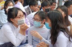 TPHCM triển khai thực đơn bán trú cho học sinh THPT
