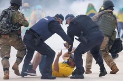 Thủ đô Brazil thất thủ, người biểu tình tràn vào phá hoại dinh tổng thống