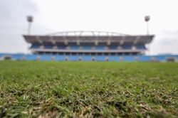 Chuyện ngọn cỏ sân Mỹ Đình còn 'nóng' hơn cả tuyển Việt Nam đá bán kết AFF Cup