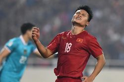 Vận đen đeo bám, Tuấn Hải liên tiếp bỏ lỡ cơ hội mười mươi trước Indonesia